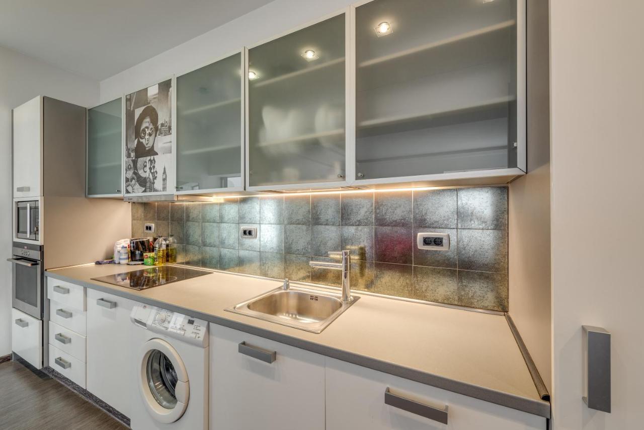 Top Center Apartment Next To Vitosha Boulevard София Екстериор снимка